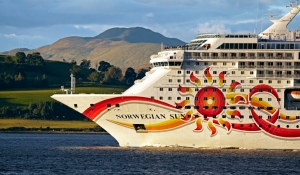 Cruise Ship - Norwegian Sun - Off Greenock Esplanade - 26 September 2012